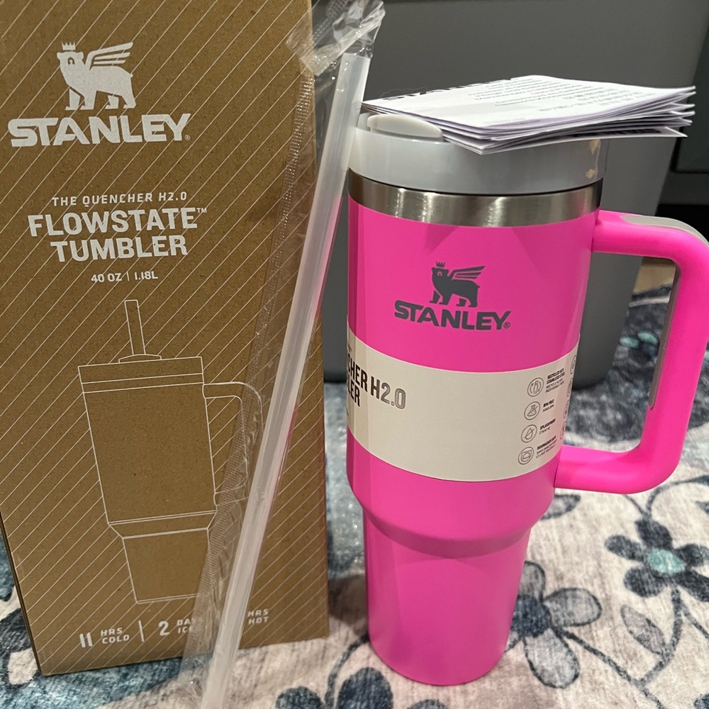 Stanley (Barbie Pink) Quencher H2.0 flowstate 40oz Tumbler with Handle NWT - Picture 3 of 6